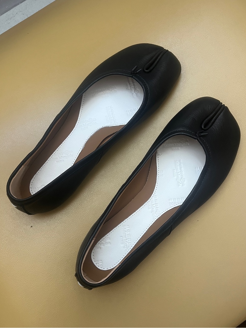Maison Margiela Tabi Flats - Black Leather sz 38/8